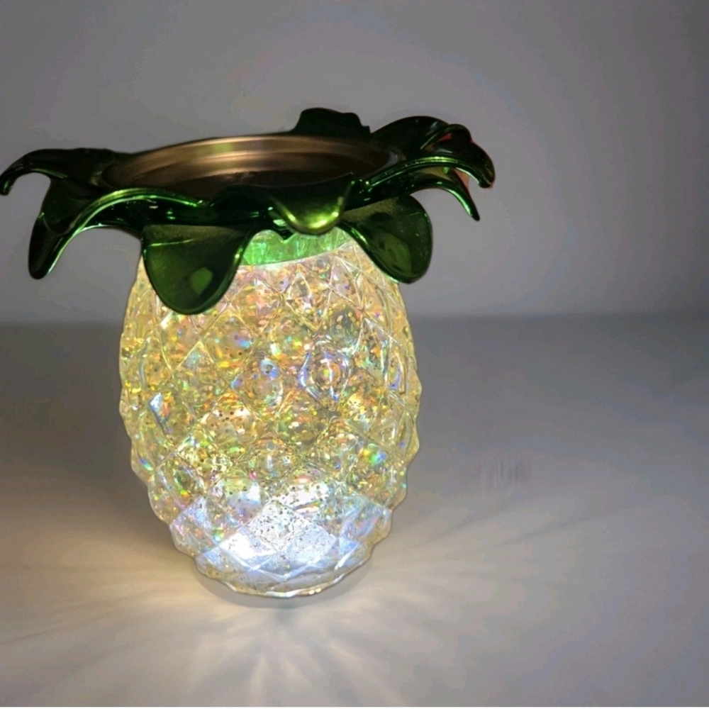PINEAPPLE WATER GLOBE 3-Wick Pedestal Candle Holder